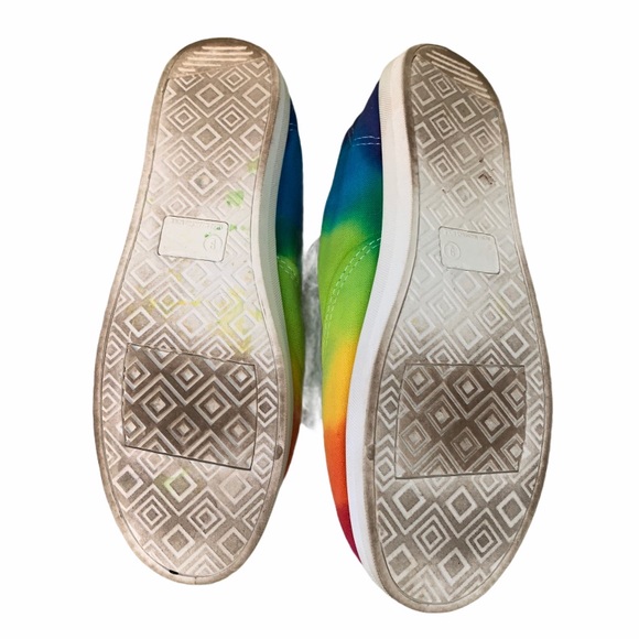 Tie Dye Canvas Shoes - Picture 3 of 3
